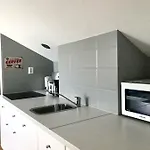 Beachfront Apartment. 2xac & Bikes