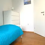 Beachfront Apartment. 2xac & Bikes 아파트 포스티라