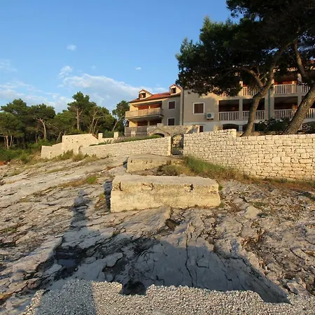 Apartment Beachfront Apartment. 2xac & Bikes