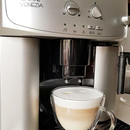 Beachfront Apartment. 2xac & Bikes