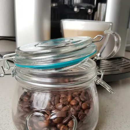 Beachfront Apartment. 2xac & Bikes Postira