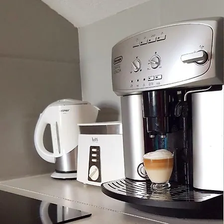 Beachfront Apartment. 2xac & Bikes Daire