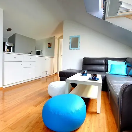 Beachfront Apartment. 2xac & Bikes *