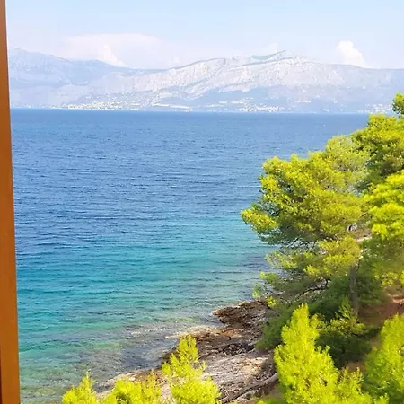 Beachfront Apartment. 2xac & Bikes Postira