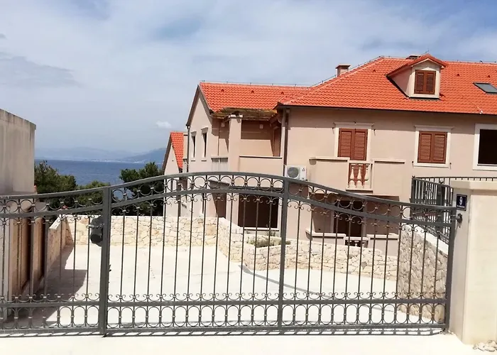 Beachfront Apartment. 2xac & Bikes 公寓 波斯蒂勒