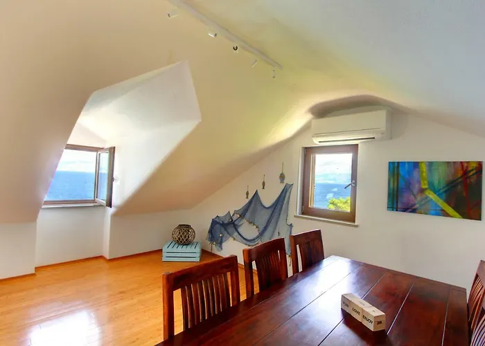 Beachfront Apartment. 2xac & Bikes *